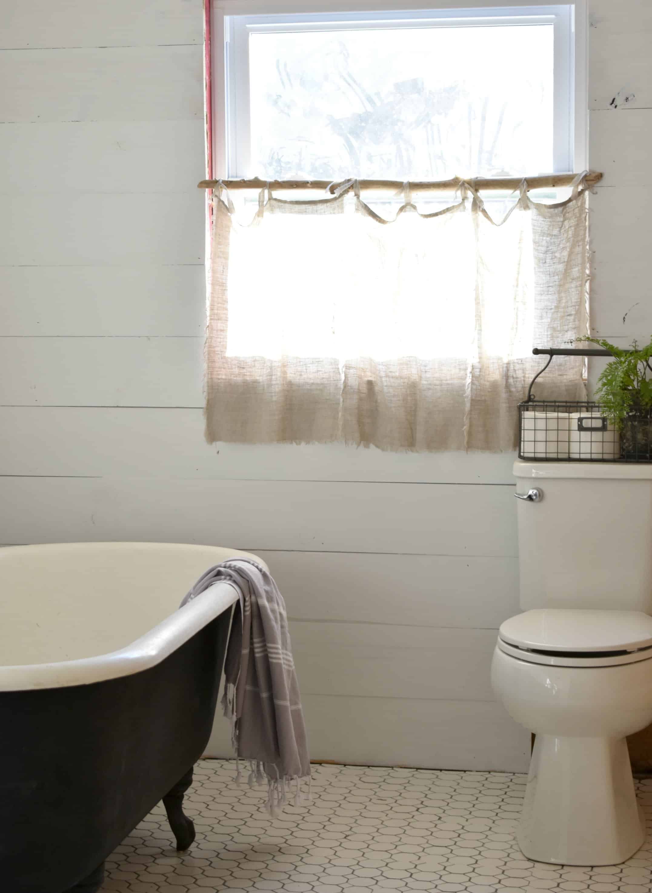 Farmhouse Mobile Home Bathroom Remodel Rocky Hedge Farm   FarmhouseBathroom 