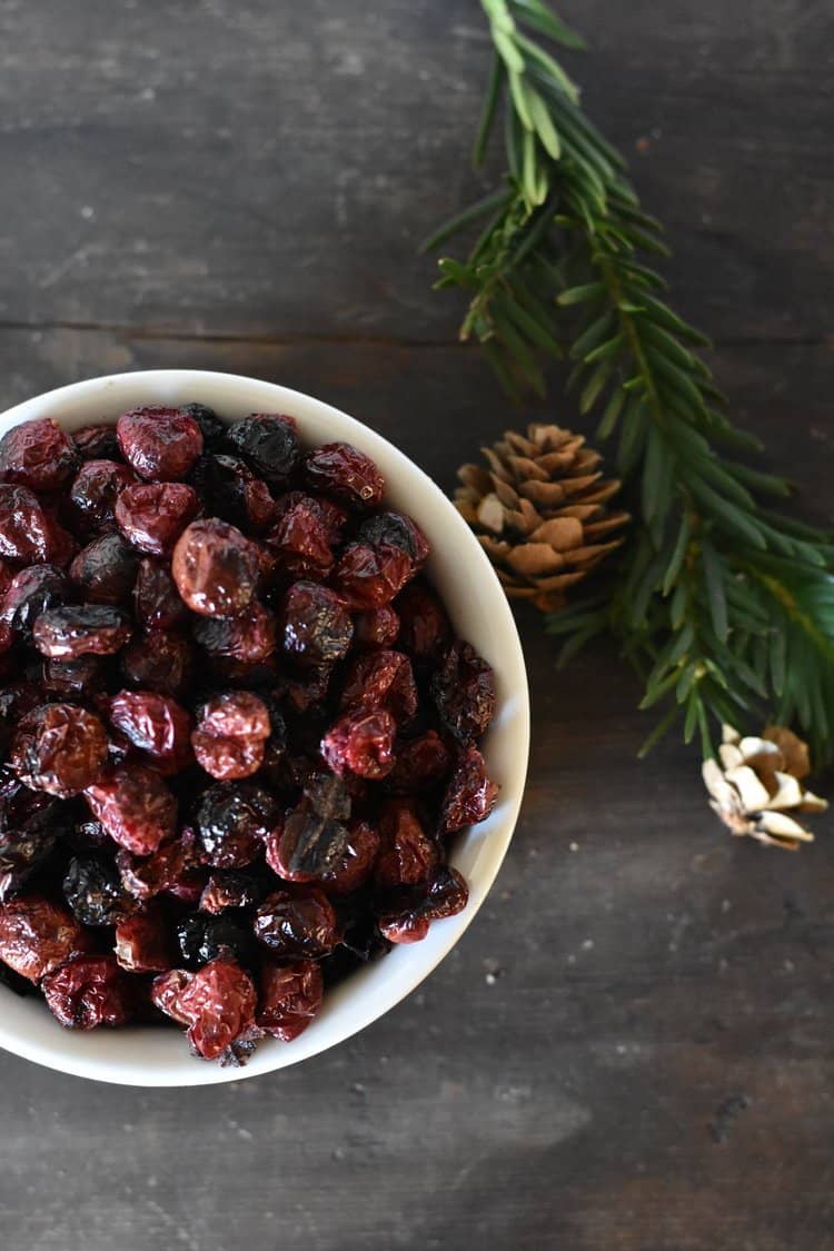 How to Dry Cranberries for Decorating