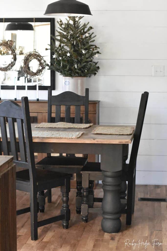 Country Christmas Dining Room