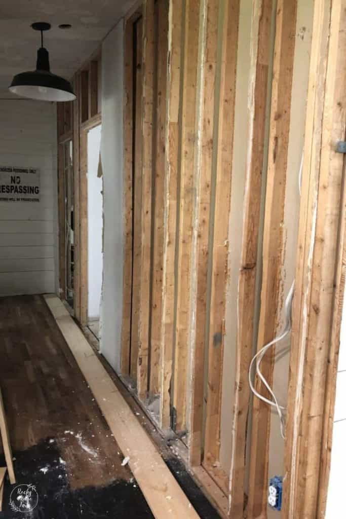 removing sheetrock from mobile home wall