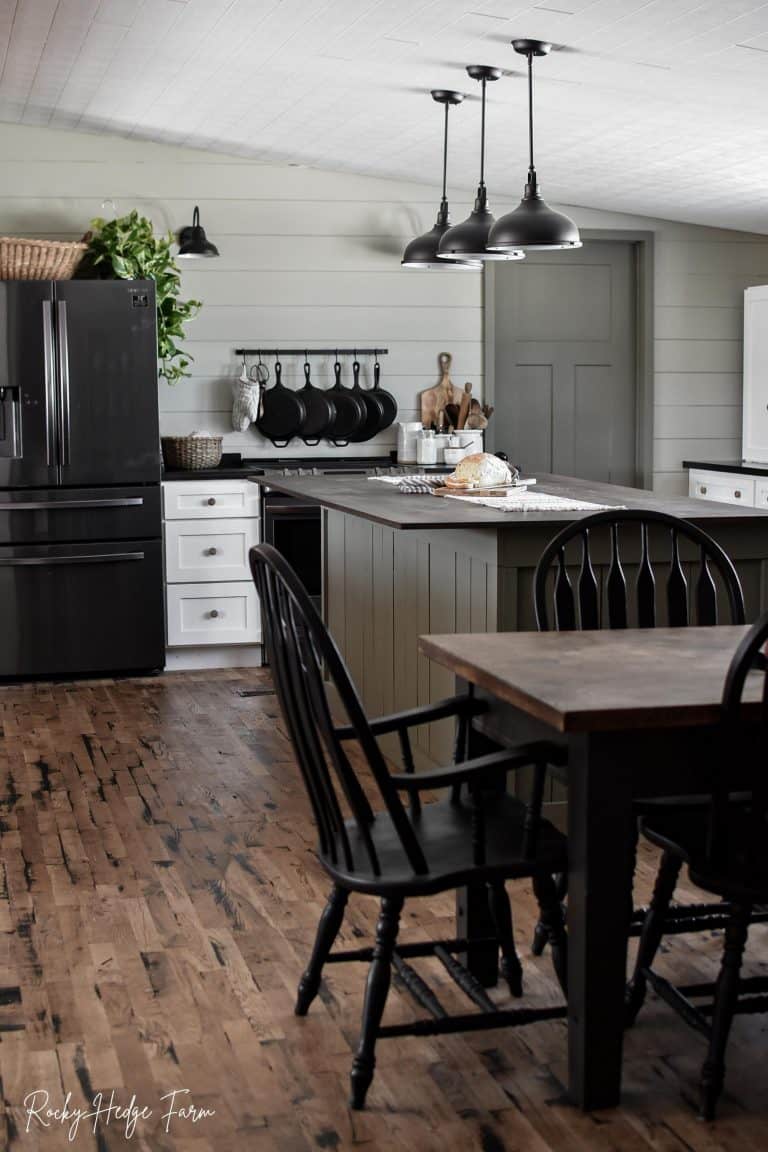 DIY Rustic Farmhouse Kitchen Island