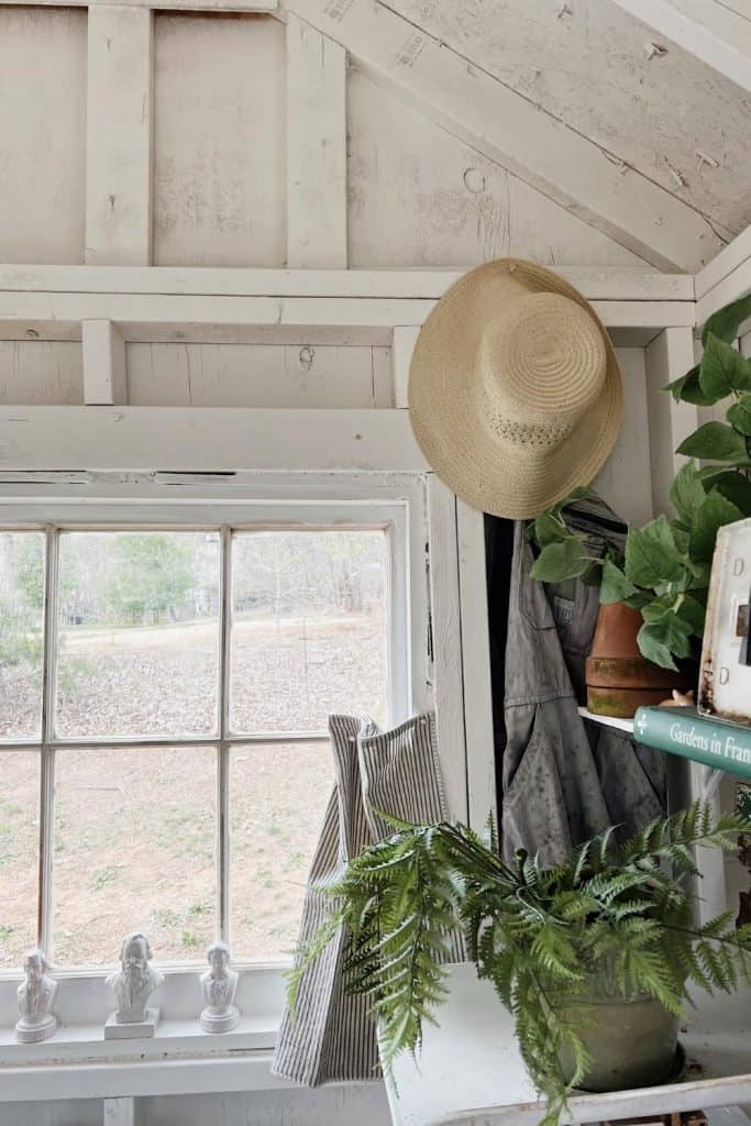 Cozy garden Shed