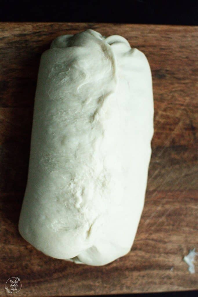 how to shape a sourdough loaf of bread