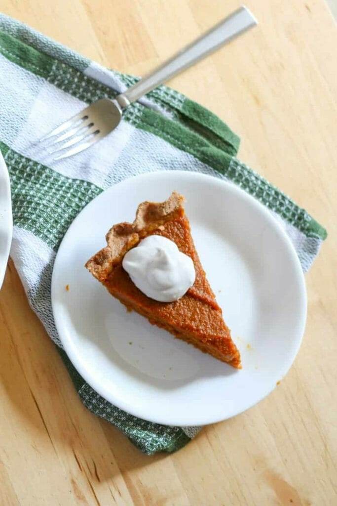 a slice of eggless pumpkin pie