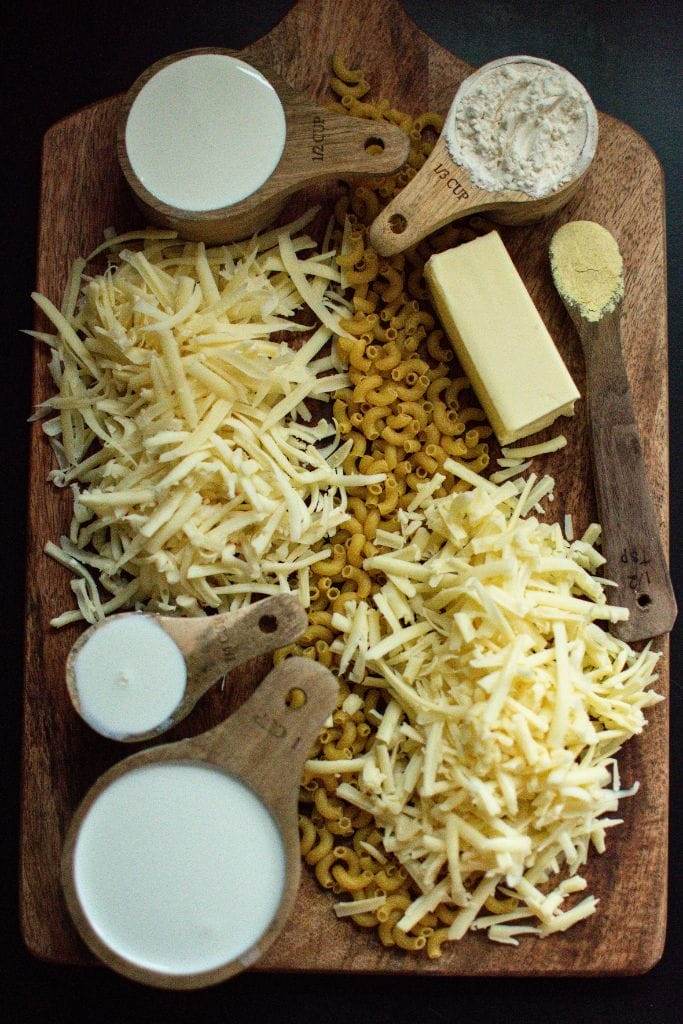 ingredients to make white cheddar mac and cheese